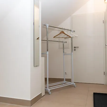 Stylisches In Mit Kostenlosen Parkplätzen, Wlan Und Voll Ausgestatteter Küche *