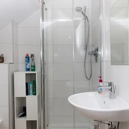 1 Zimmerwohnung In Apartment *