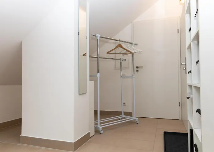 Stylisches In Mit Kostenlosen Parkplaetzen, Wlan Und Voll Ausgestatteter Kueche *